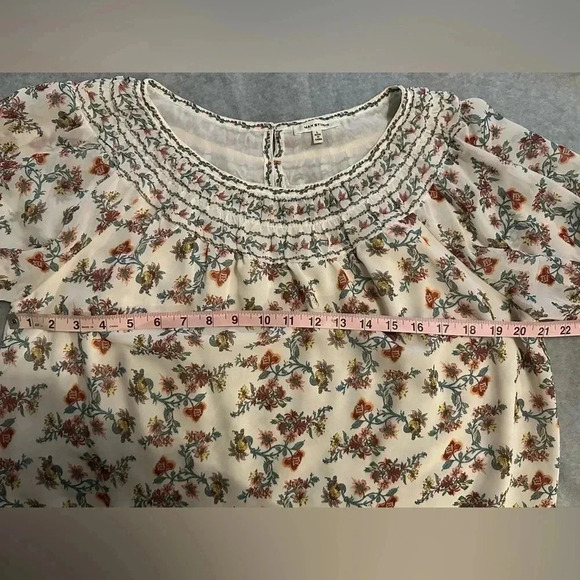 Max Studio cream floral blouse size L - Picture 5 of 8